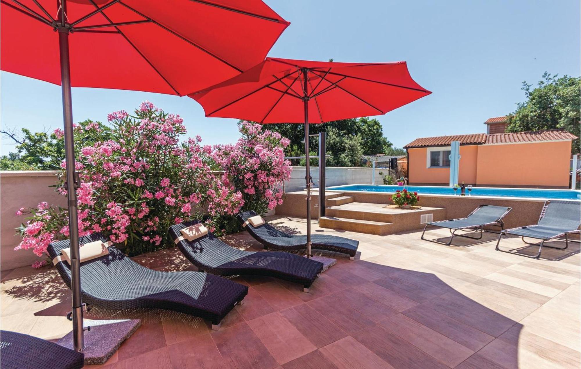 Cozy Home In Betiga With Outdoor Swimming Pool Барбарига Экстерьер фото